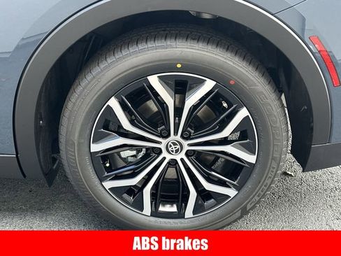 New 2026 Toyota Crown XLE image 19