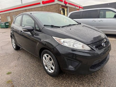 Used 2013 Ford Fiesta SE image 3