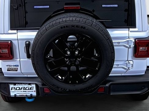 Used 2024 Jeep Wrangler Sahara w/ Technology Group image 11