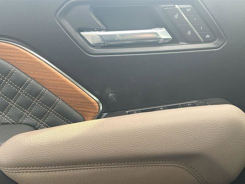 New 2026 GMC Canyon Denali image 13