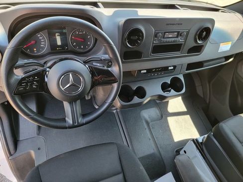 Used 2025 Mercedes-Benz Sprinter 2500 image 12