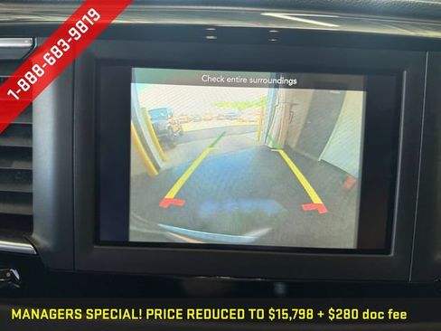 Used 2019 Chrysler Pacifica Touring-L FWD image 17