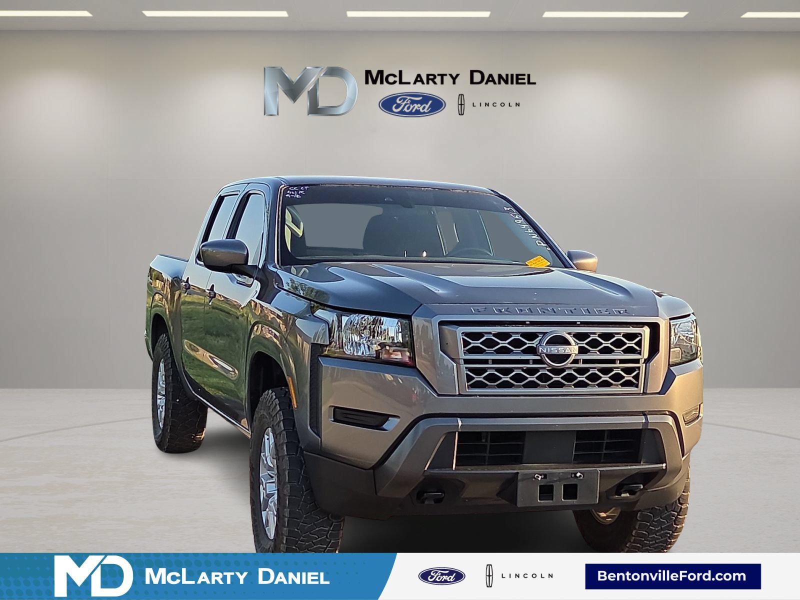 Used 2023 Nissan Frontier SV AWD/4WD image 1