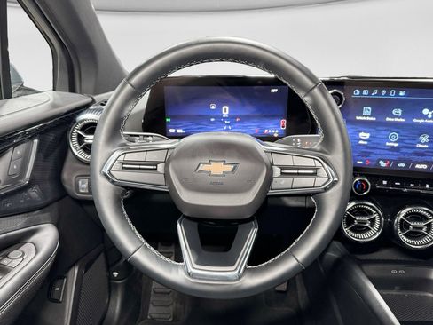 Used 2025 Chevrolet Blazer EV LT image 8