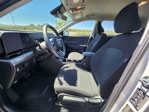 Certified 2025 Hyundai Kona SE FWD image 12