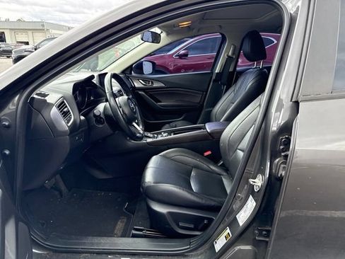 Used 2018 MAZDA MAZDA3 Grand Touring FWD image 9