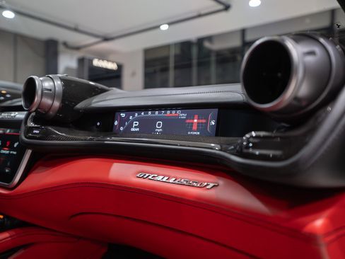 Used 2018 Ferrari GTC4Lusso T image 37