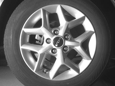 Used 2025 Kia Soul LX w/ LX Technology Package FWD image 15