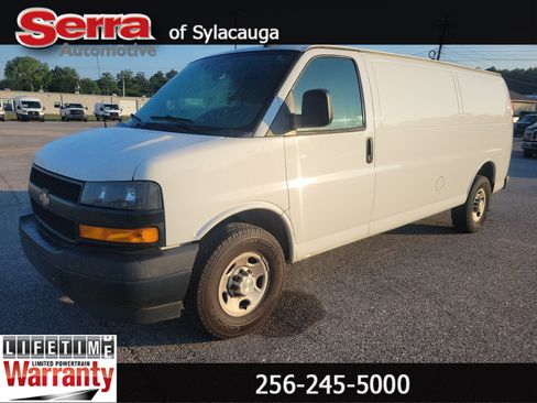 Used 2018 Chevrolet Express 2500 Extended RWD image 1