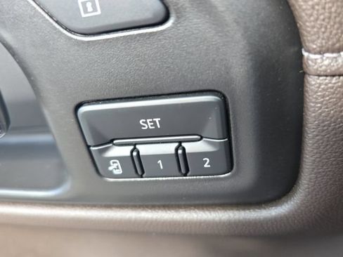 Used 2021 GMC Sierra 1500 SLT w/ SLT Premium Plus Package AWD/4WD image 28