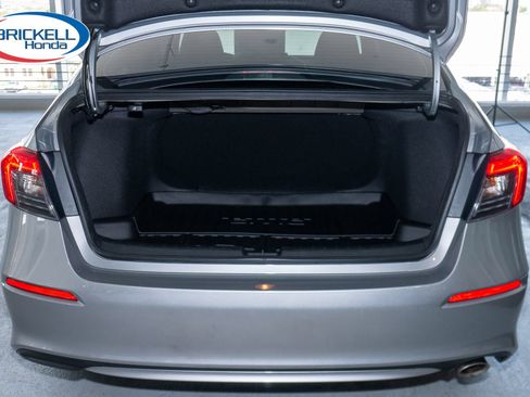Used 2023 Honda Civic Sport image 9