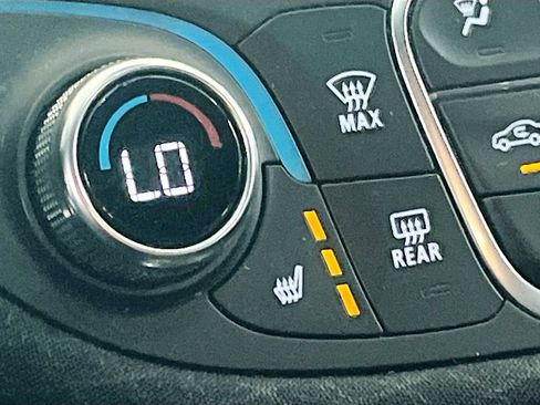 Used 2024 Chevrolet Malibu LT FWD image 19