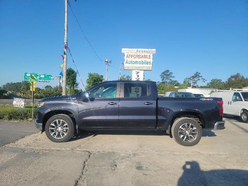 Used 2023 Chevrolet Silverado 1500 LT AWD/4WD image 3