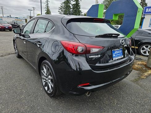 Used 2018 MAZDA MAZDA3 Touring FWD image 3