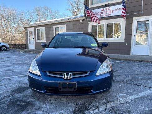 Used 2004 Honda Accord LX image 2