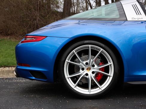 Used 2017 Porsche 911 Targa 4S image 8