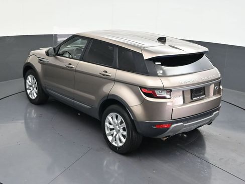 Used 2017 Land Rover Range Rover Evoque SE AWD/4WD image 16