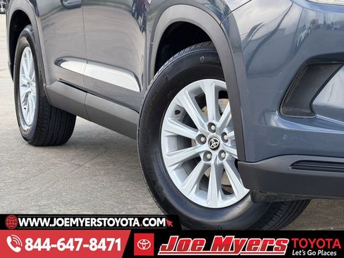 Used 2025 Toyota Grand Highlander FWD image 12