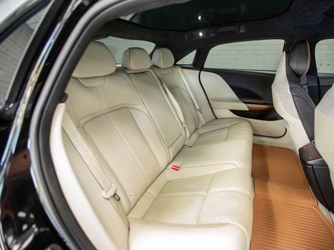 Used 2022 Lucid Air Grand Touring image 32