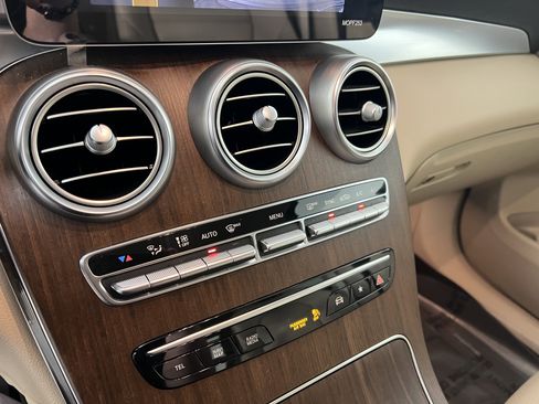 Used 2022 Mercedes-Benz GLC 300 4MATIC image 30