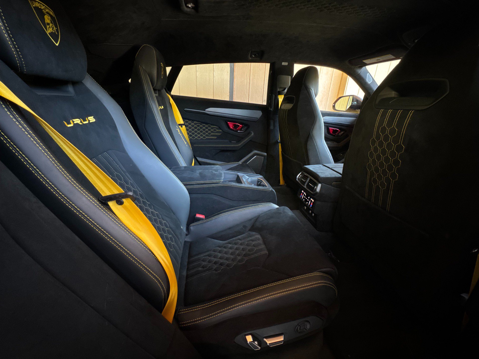 Used 2023 Lamborghini Urus Performante AWD/4WD image 43