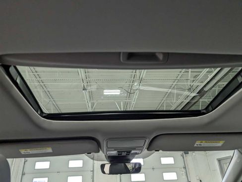 Certified 2024 Honda Odyssey EX-L image 17