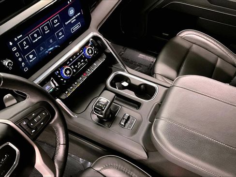 Used 2025 GMC Sierra 1500 Denali AWD/4WD image 17