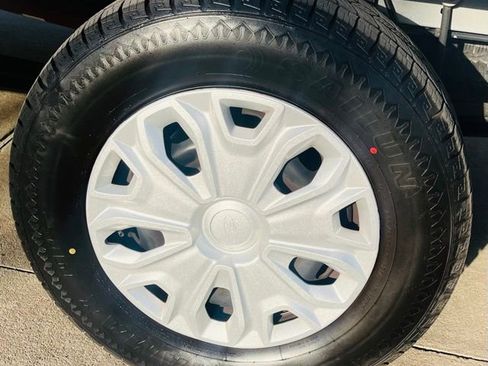 Used 2023 Ford Transit 350 XLT image 7