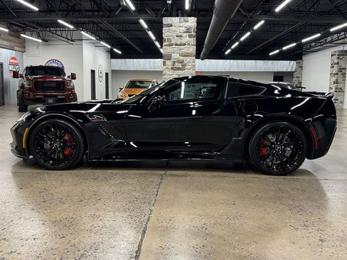 Used 2015 Chevrolet Corvette Z06 w/ 3LZ Preferred Equipment Group image 4
