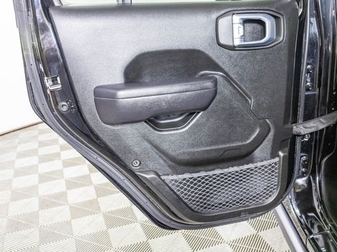 Used 2024 Jeep Wrangler Willys image 31