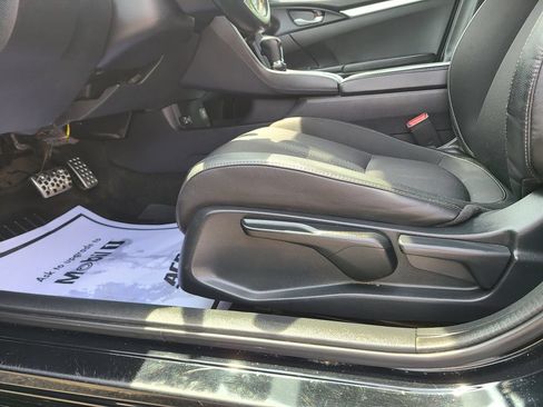 Used 2019 Honda Civic Sport image 6