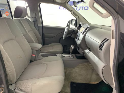 Used 2015 Nissan Frontier SV image 39