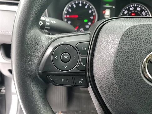 Used 2022 Toyota RAV4 XLE image 11