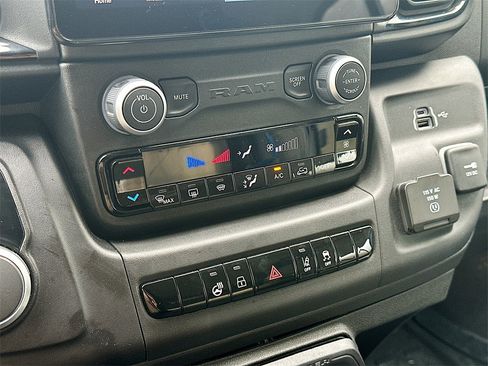 Used 2024 RAM ProMaster 3500 w/ Delivery Van Package image 18