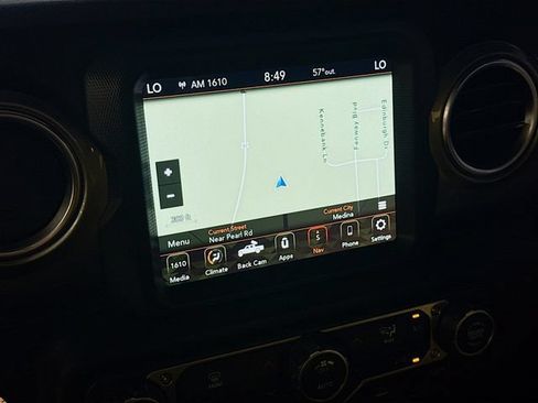 Used 2020 Jeep Gladiator Overland AWD/4WD image 15
