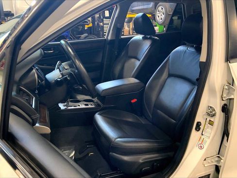 Used 2019 Subaru Outback 2.5i Limited image 10