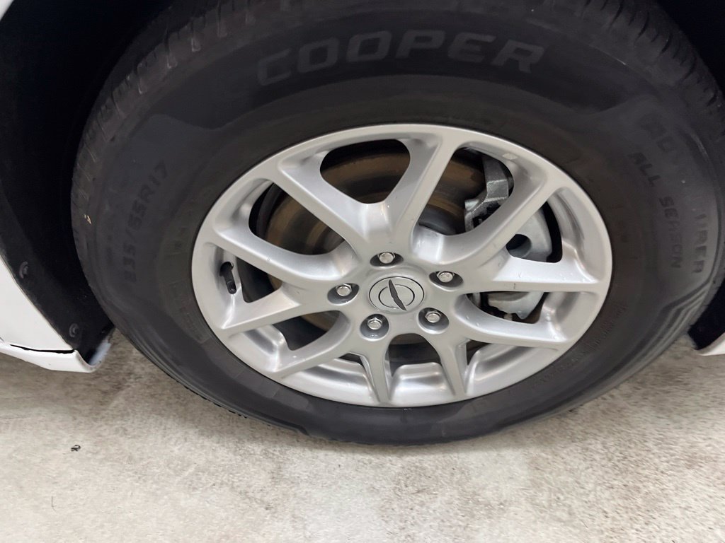 Used 2023 Chrysler Voyager LX FWD image 38