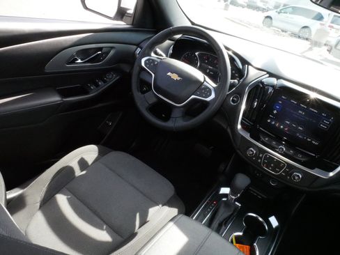 Used 2023 Chevrolet Traverse LT FWD image 9