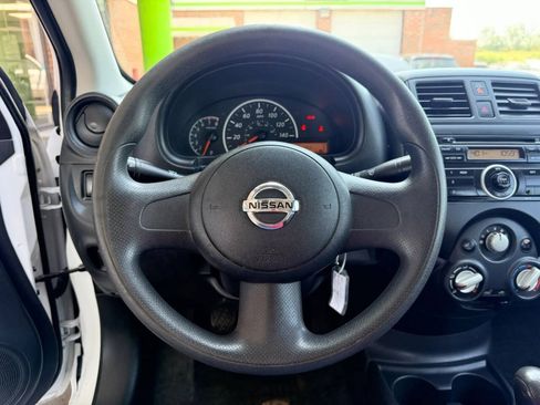 Used 2014 Nissan Versa S FWD image 10