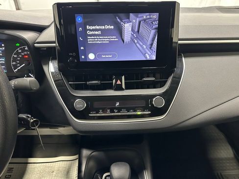 Used 2025 Toyota Corolla LE image 25