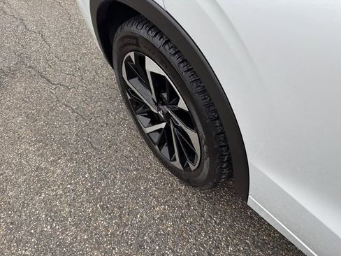 Used 2024 Mitsubishi Outlander SEL image 38