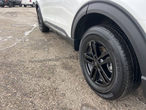 Certified 2023 Ford Explorer XLT w/ Equipment Group 202A image 27