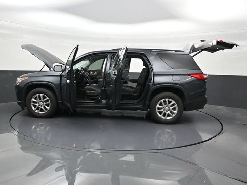 Used 2021 Chevrolet Traverse LT FWD image 34