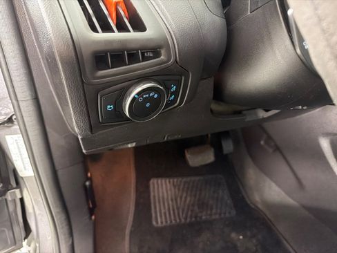 Used 2014 Ford Focus SE image 13
