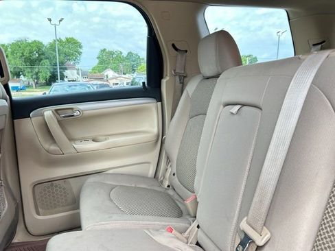 Used 2007 Saturn Outlook XE w/ Preferred Pkg FWD image 16