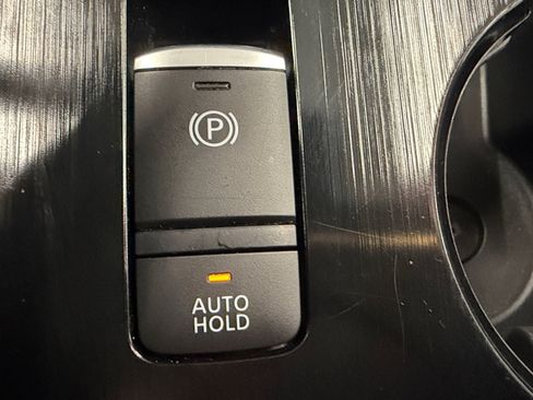 Used 2024 Nissan Rogue SV FWD image 29