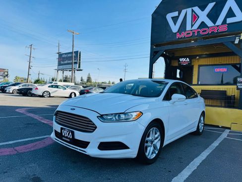 Used 2014 Ford Fusion SE FWD image 1