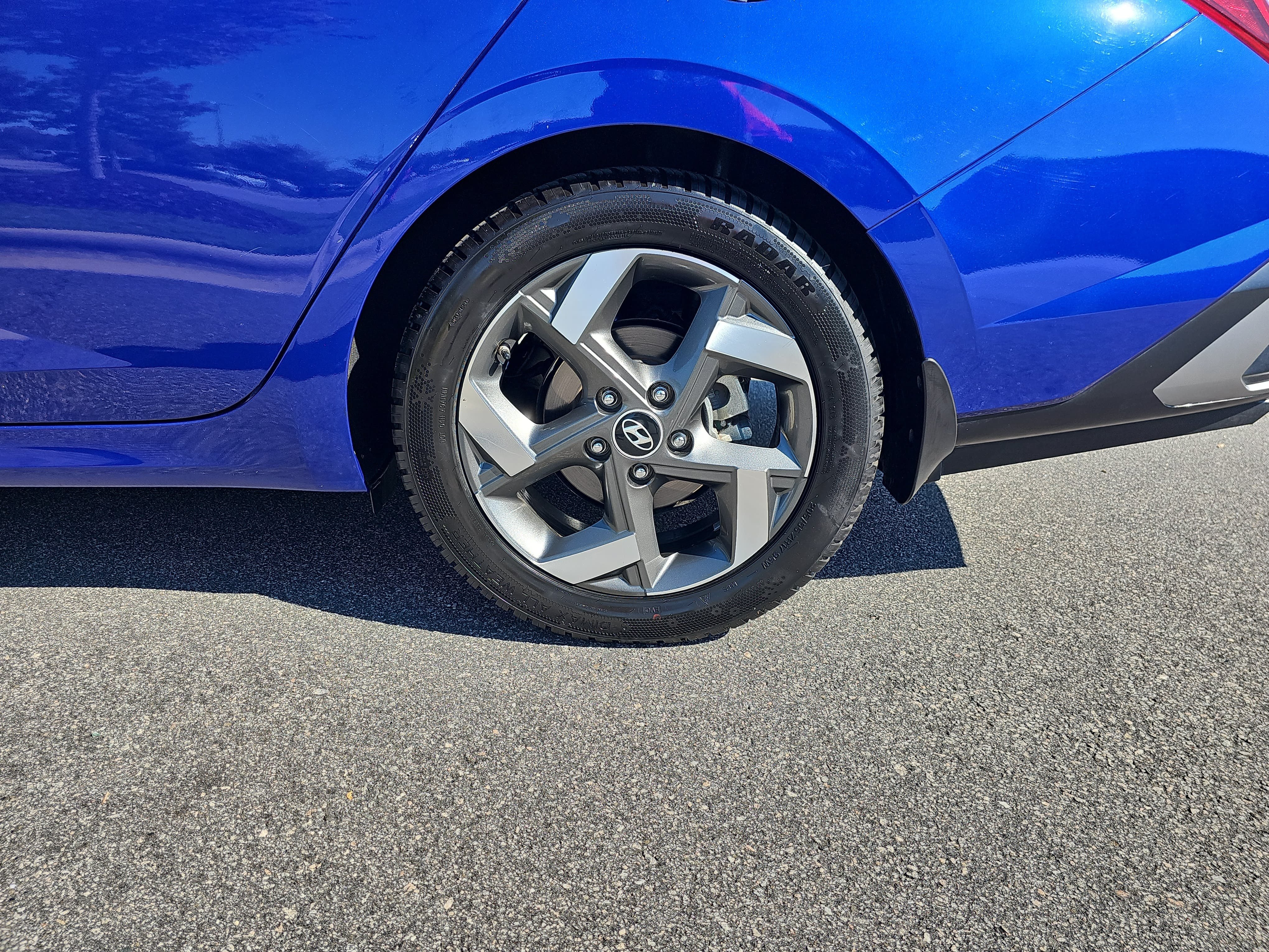 Used 2024 Hyundai Elantra Limited FWD image 34