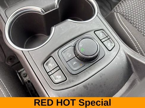 Used 2024 GMC Terrain SLE w/ Driver Convenience Package FWD image 25