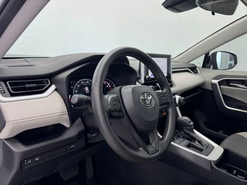 Used 2025 Toyota RAV4 XLE w/ Convenience Package FWD image 36